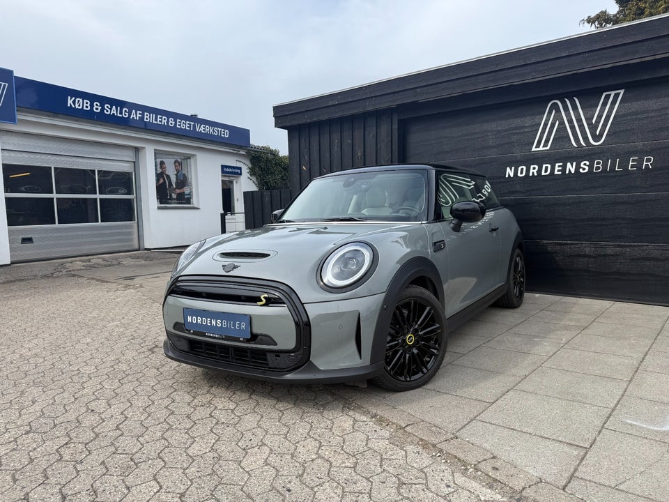 MINI Cooper SE Classic Trim 3d