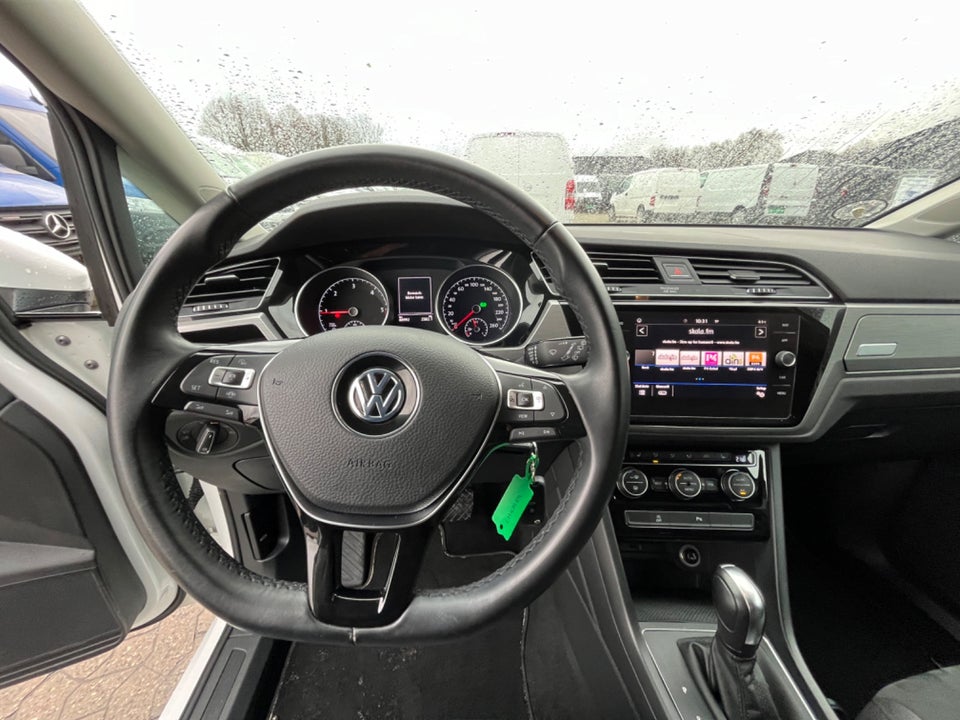 VW Touran 2,0 TDi 115 Highline DSG Van 5d