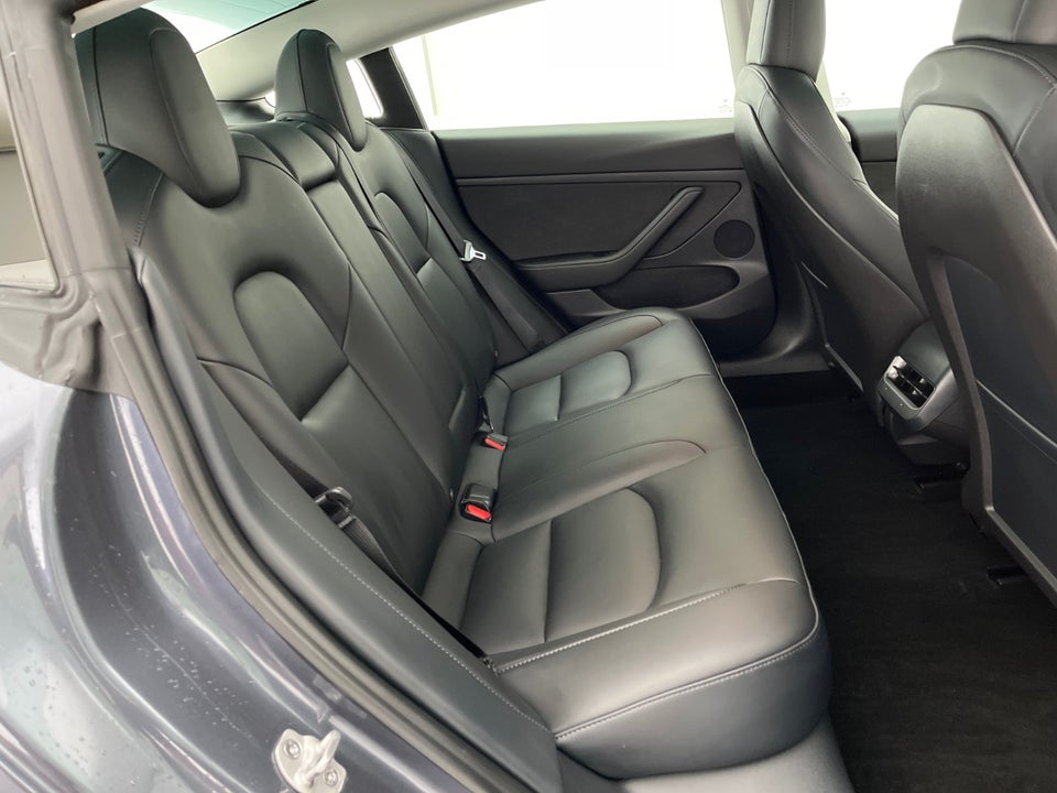 Tesla Model 3 RWD 4d