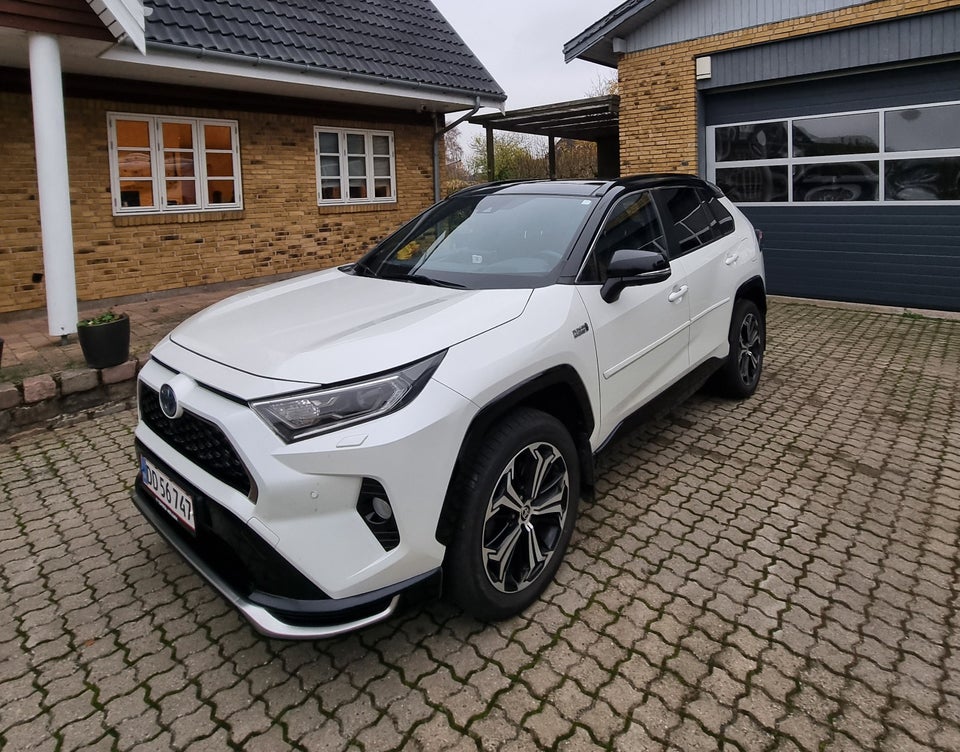 Toyota RAV4 2,5 Plug-in Hybrid H3 Executive AWD-i 5d