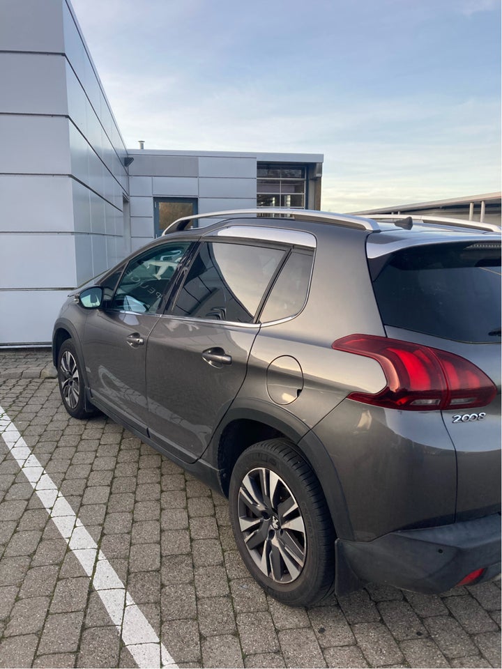 Peugeot 2008 1,6 BlueHDi 120 Allure Sky 5d