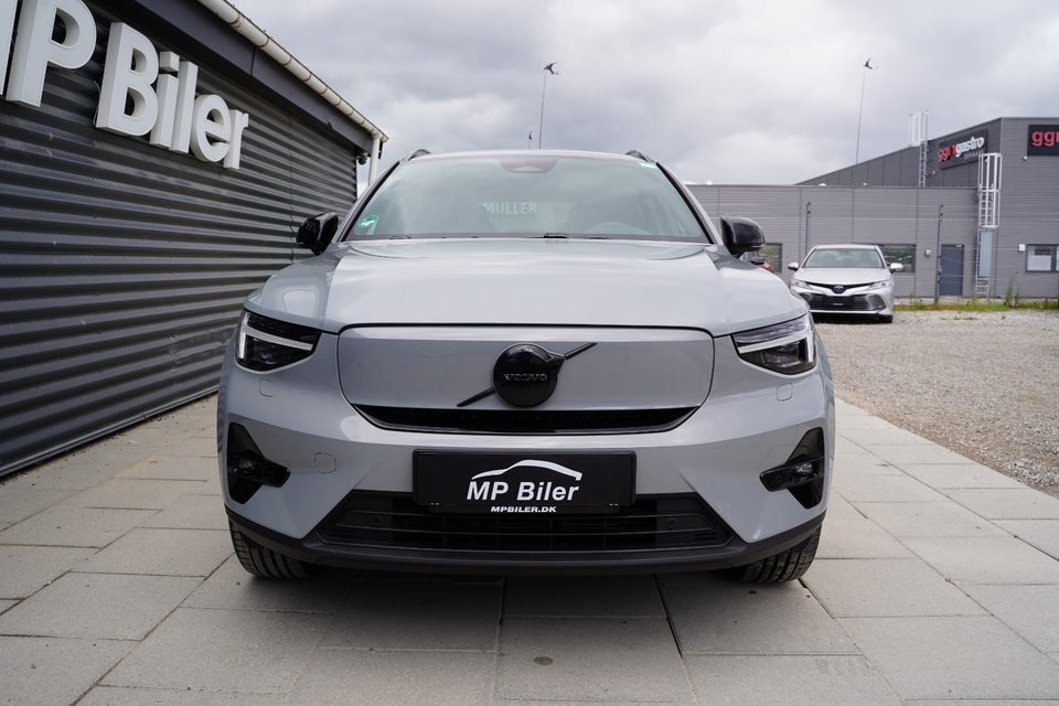 Volvo EX40 Extended Range Black Edition 5d