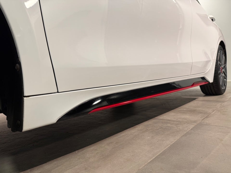 Kia ProCeed 1,6 T-GDi GT DCT 5d