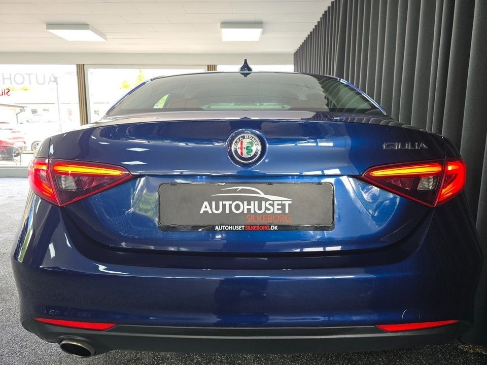 Alfa Romeo Giulia 2,0 T 200 Super aut. 4d