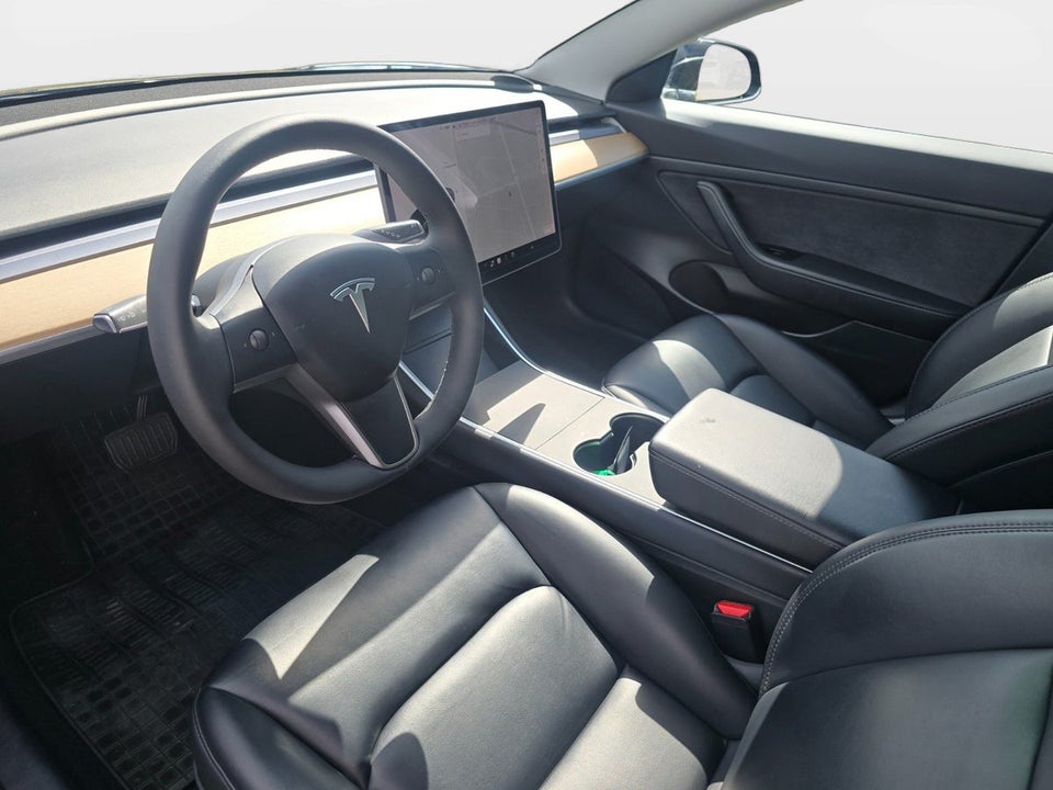 Tesla Model 3 Standard Range+ RWD 4d
