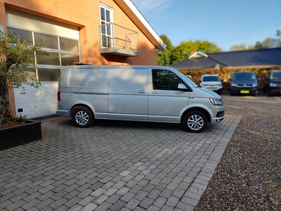 VW Transporter 2,0 TDi 150 Kassevogn DSG lang