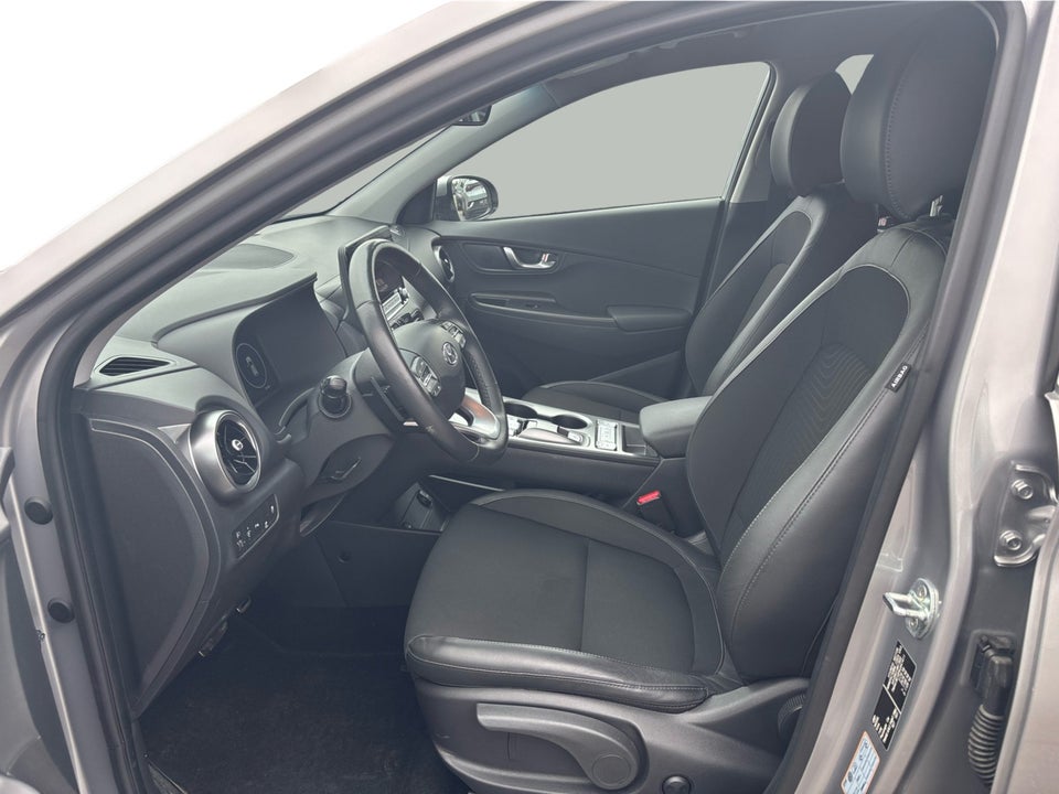 Hyundai Kona 64 EV Essential 5d