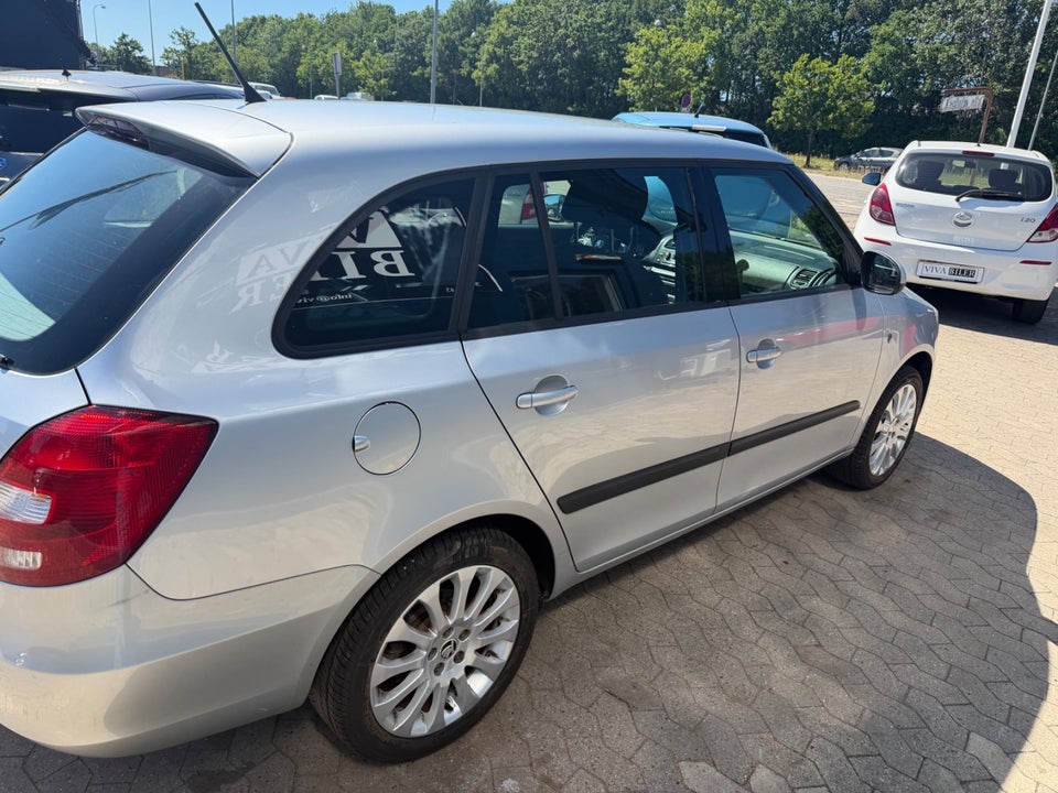 Skoda Fabia 1,2 12V Elegance Combi 5d