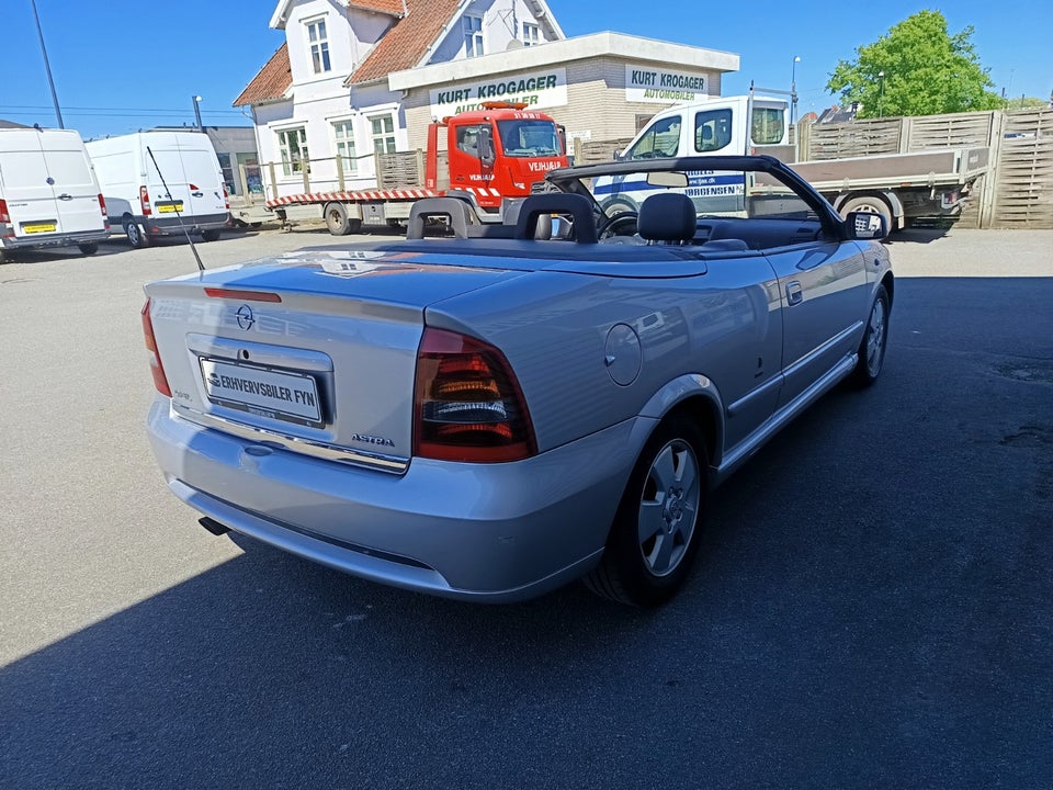 Opel Astra 1,8 16V Bertone Cabriolet 2d
