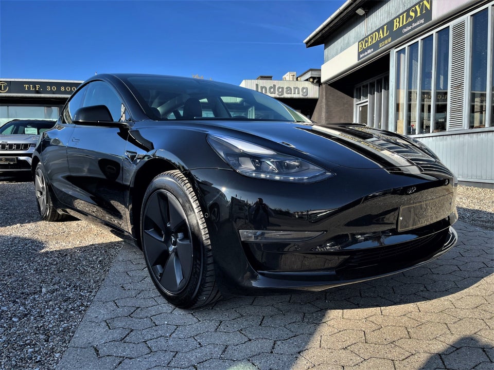 Tesla Model 3 Long Range AWD 4d