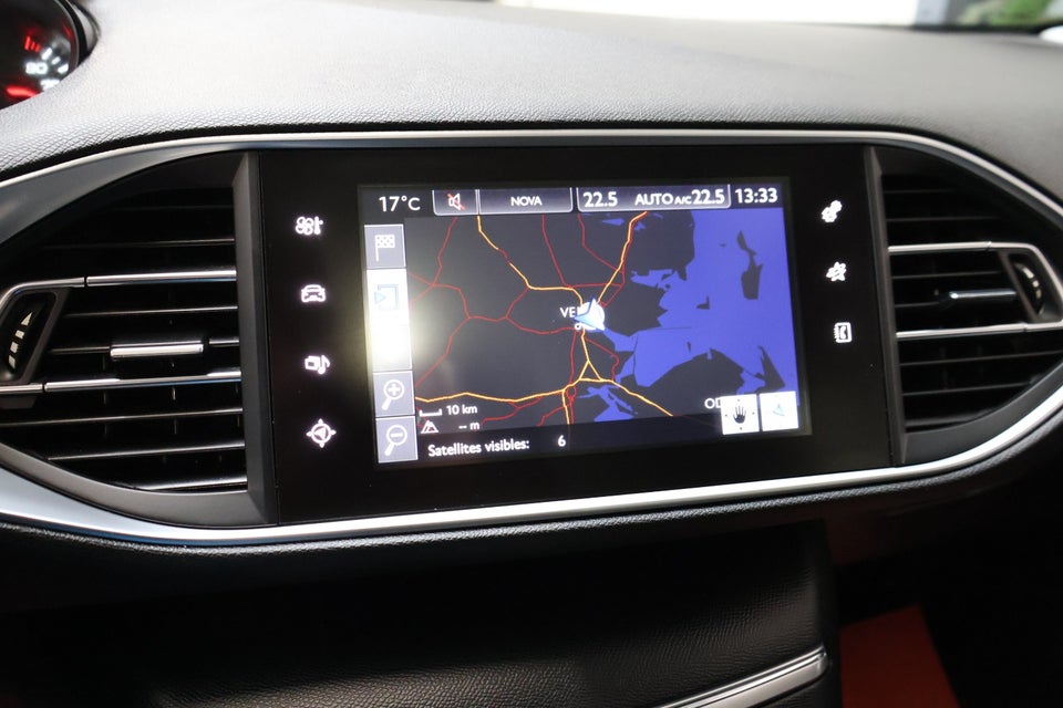 Peugeot 308 1,6 BlueHDi 120 Selection Sky 5d