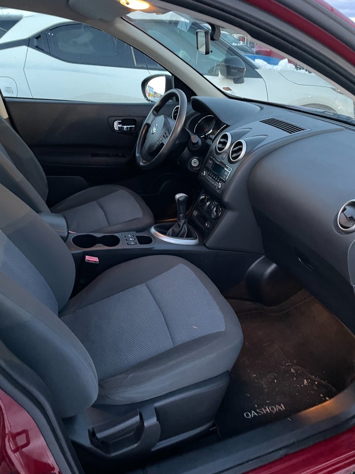 Nissan Qashqai 1,6 Visia 5d