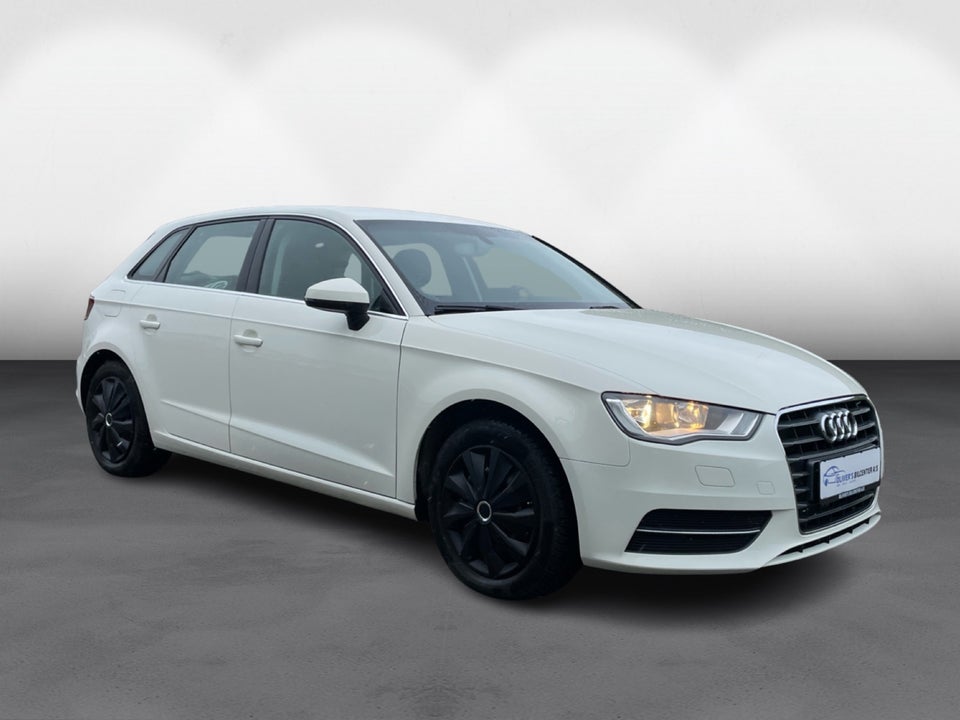 Audi A3 1,6 TDi 110 Attraction Sportback 5d