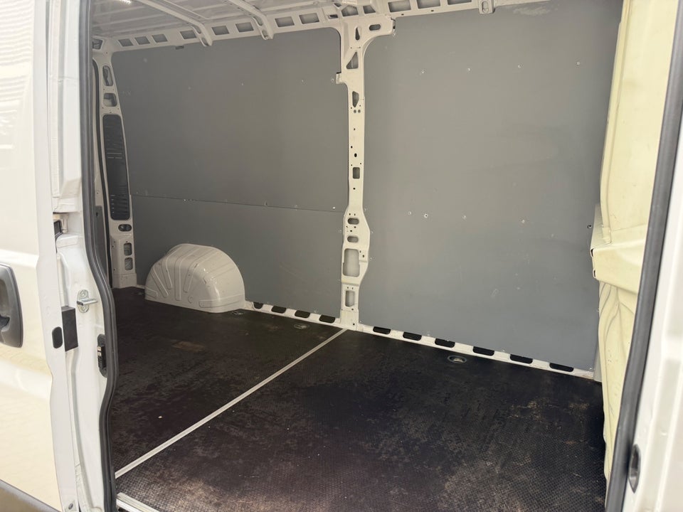Fiat Ducato 35 2,2 MJT 160 Kassevogn L3H2 aut.