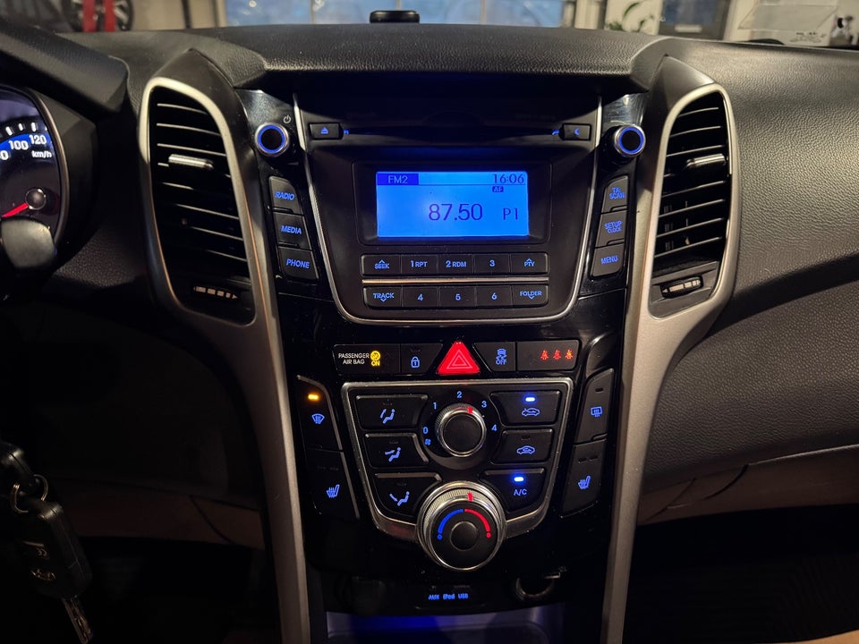 Hyundai i30 1,6 CRDi 110 Comfort Eco 5d