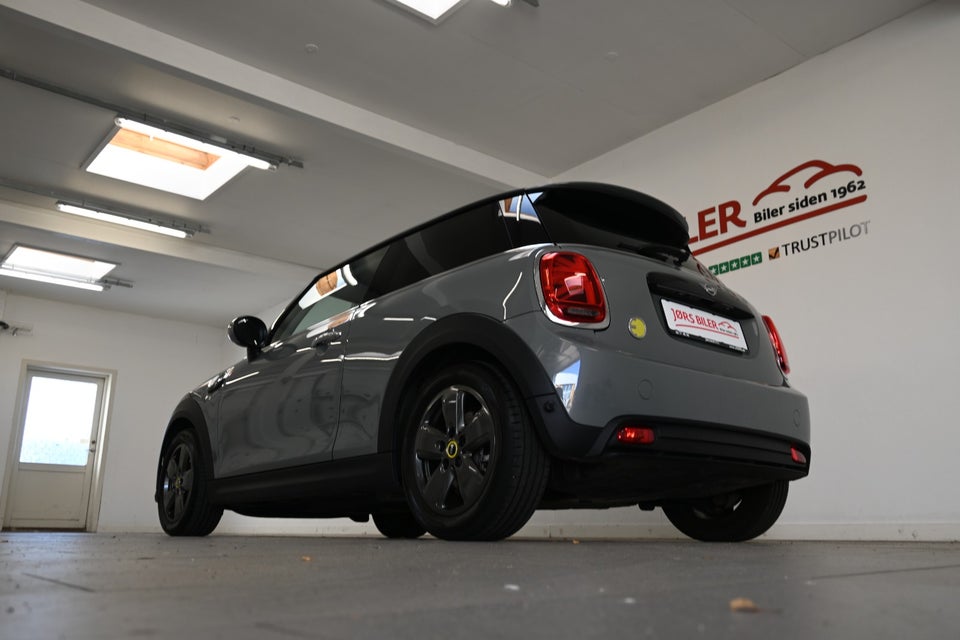 MINI Cooper SE Essential 3d