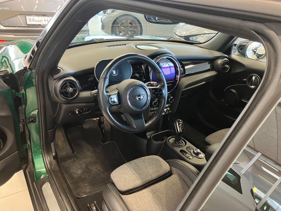 MINI Cooper SE Essential 3d