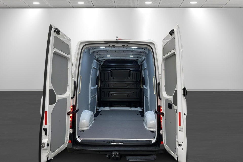 VW Crafter 35 2,0 TDi 177 Kassevogn L3H3 aut.