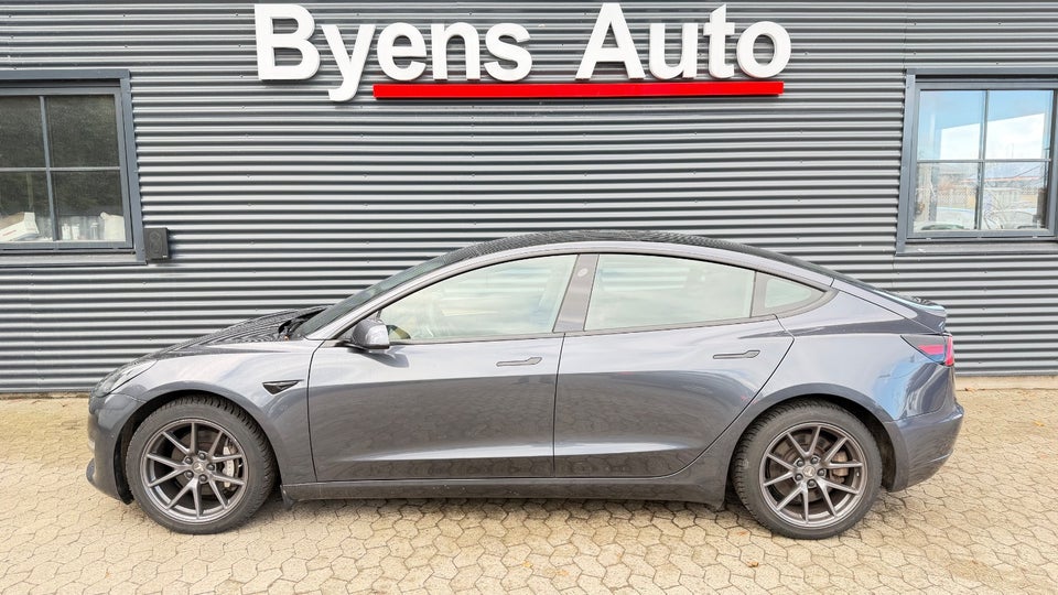 Tesla Model 3 Long Range AWD 4d