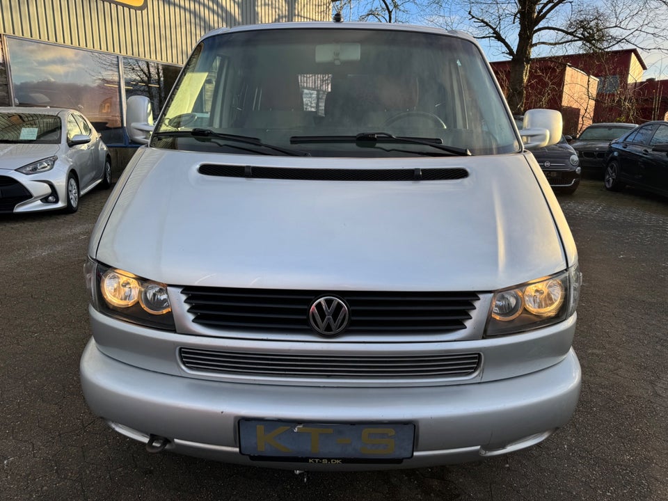 VW Caravelle 2,5 TDi 150 Comfortline kort 10prs 4d