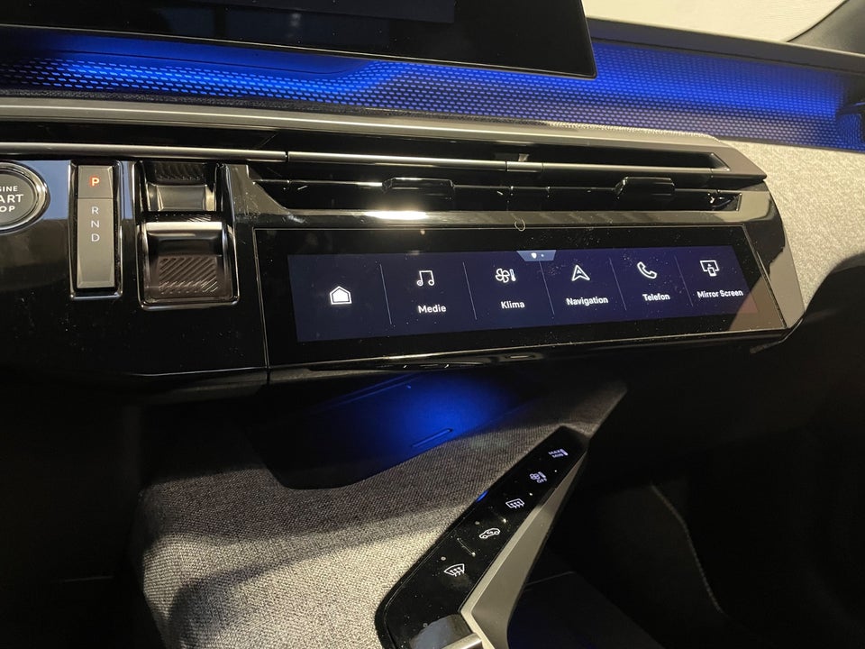 Peugeot e-3008 77 GT Pack 5d