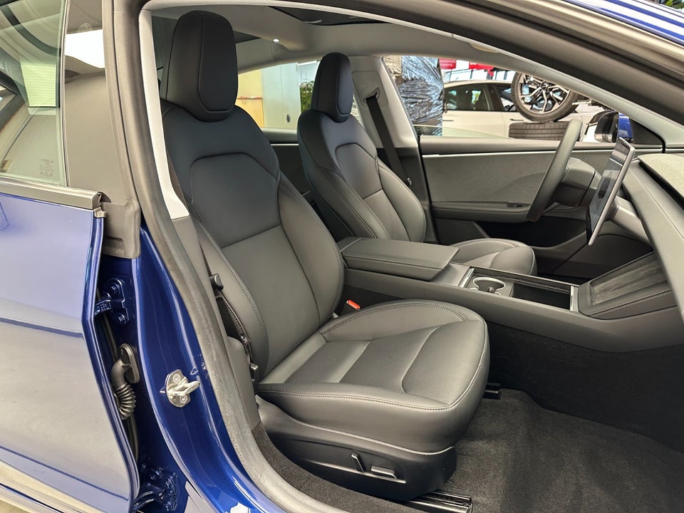 Tesla Model 3 RWD 4d