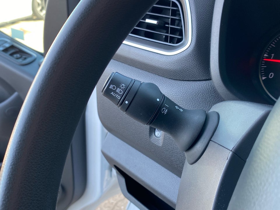 Renault Master III T33 2,3 dCi 145 L2H2 Kassevogn