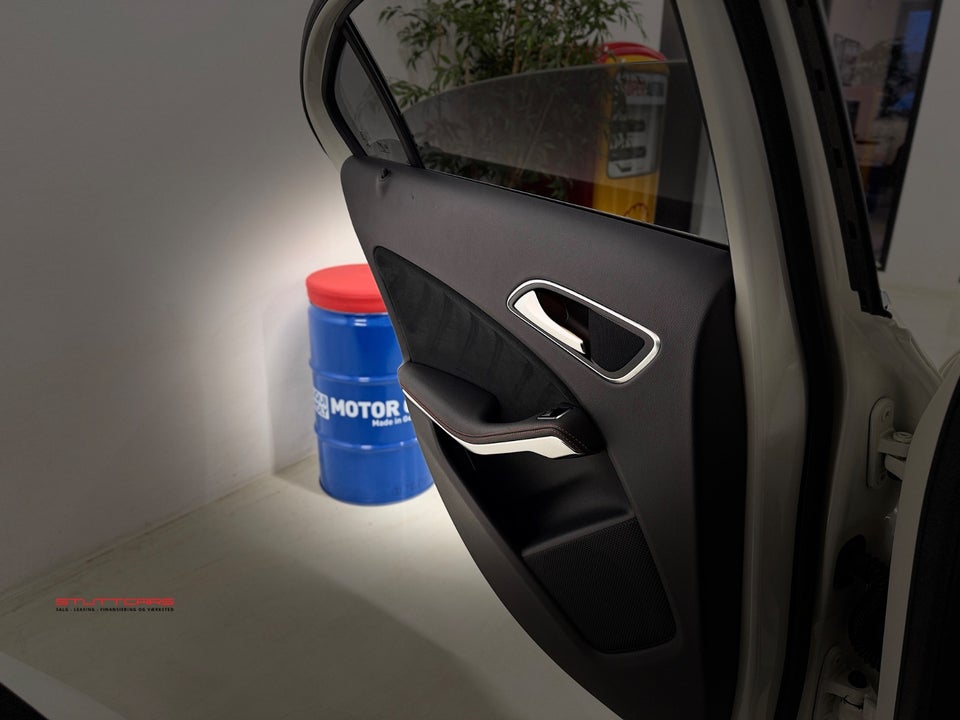 Mercedes A180 1,6 AMG Line 5d