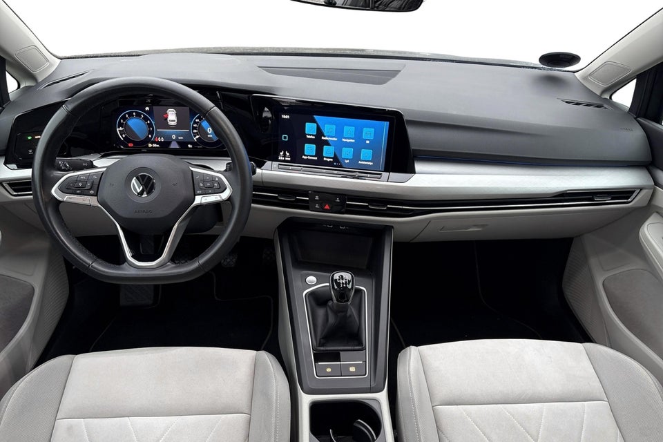 VW Golf VIII 1,5 TSi 130 Life Variant 5d