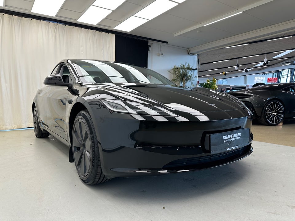 Tesla Model 3 RWD 4d