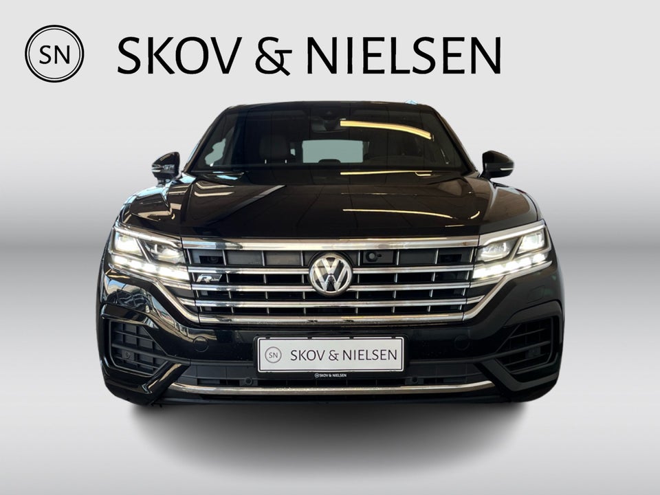 VW Touareg 3,0 TDi 286 R-line Business aut. 4Motion 5d