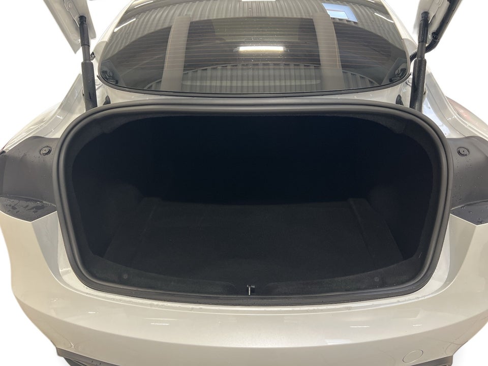 Tesla Model 3 Long Range AWD 4d