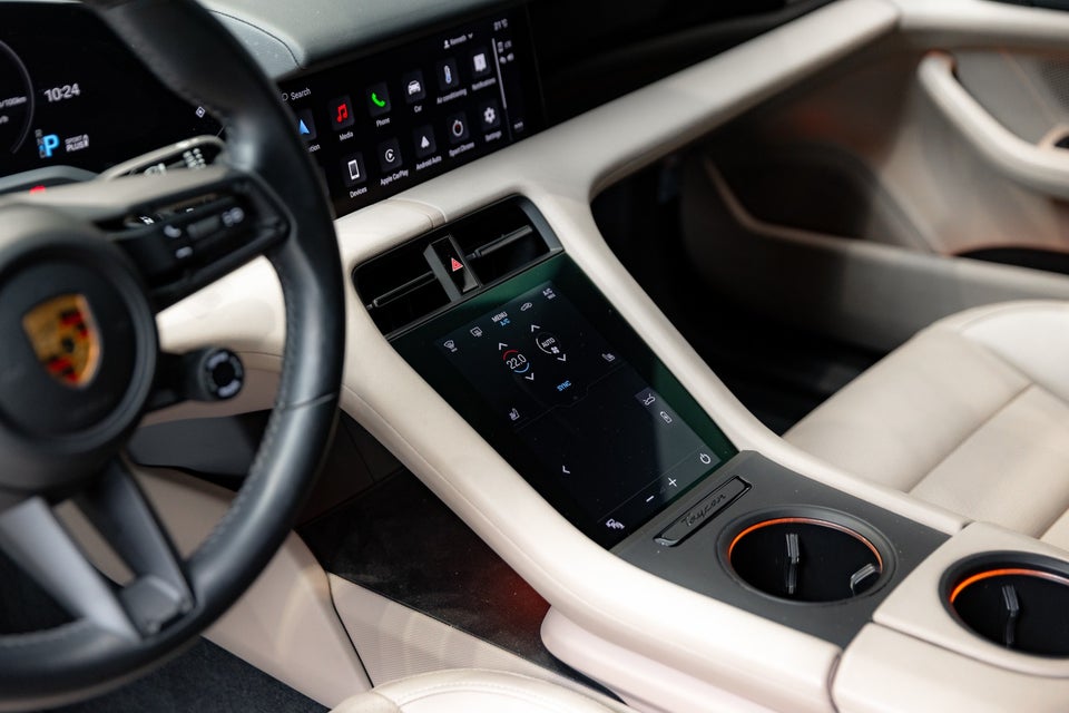 Porsche Taycan Performance+ 4d