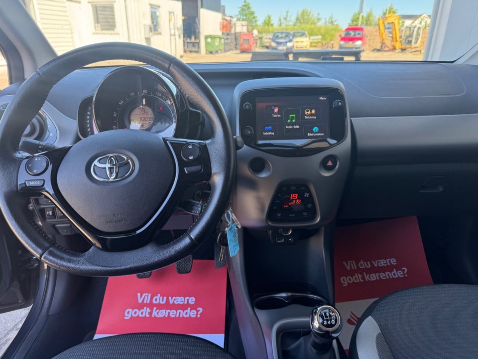 Toyota Aygo 1,0 VVT-i x-press 5d
