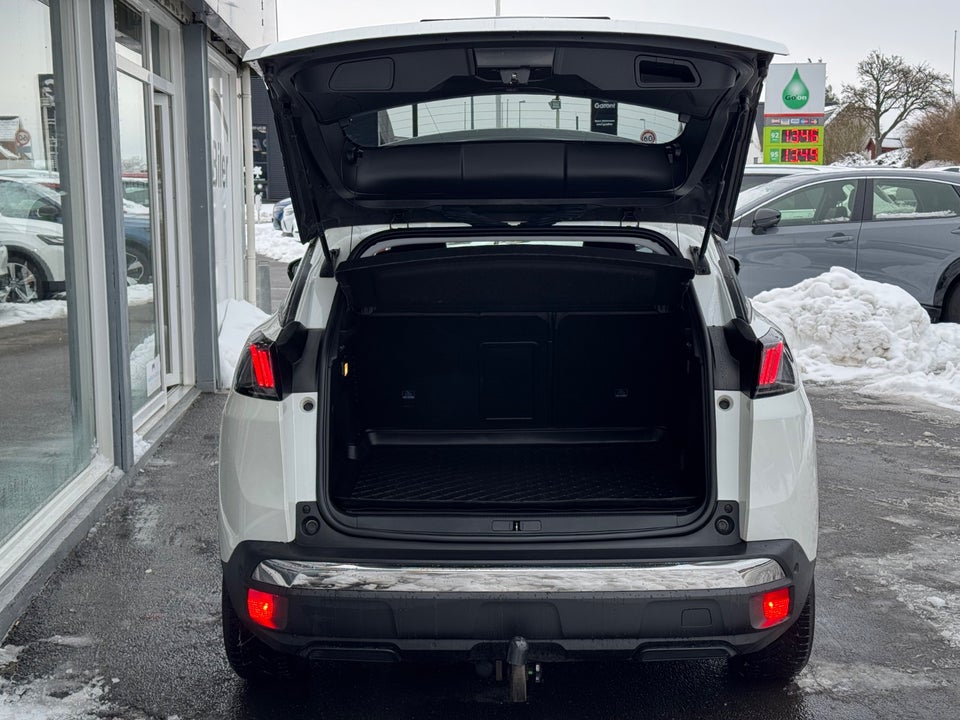 Peugeot 3008 1,6 Hybrid First Selection EAT8 5d