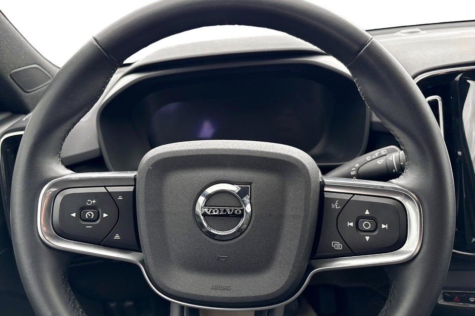 Volvo EX40 Extended Range Plus 5d