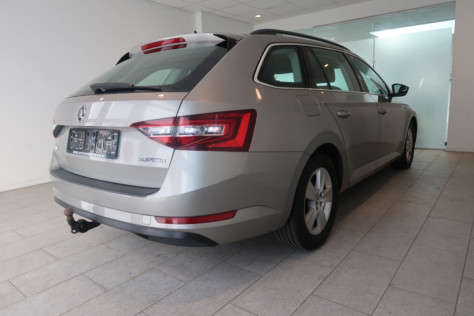 Skoda Superb 2,0 TDi 150 Ambition Combi DSG 5d