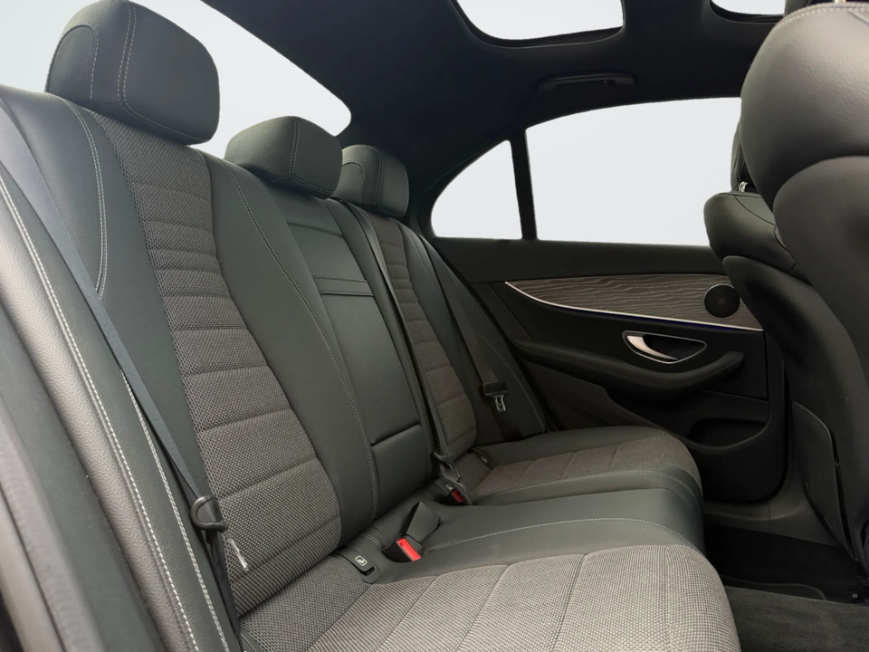 Mercedes E300 de 2,0 AMG Line aut. 4d