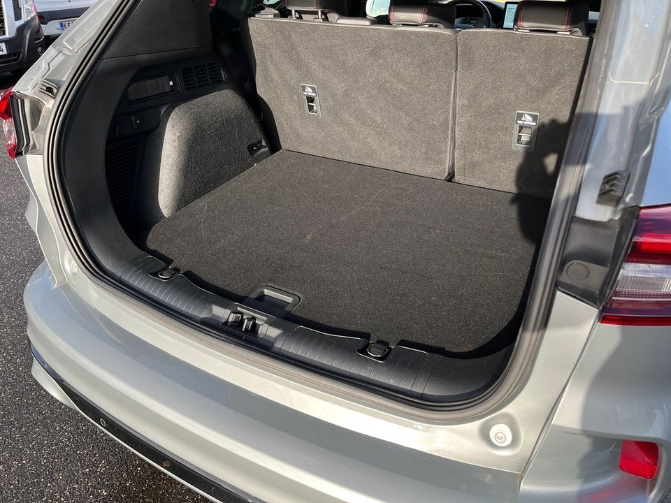 Ford Kuga 2,5 PHEV ST-Line X CVT 5d