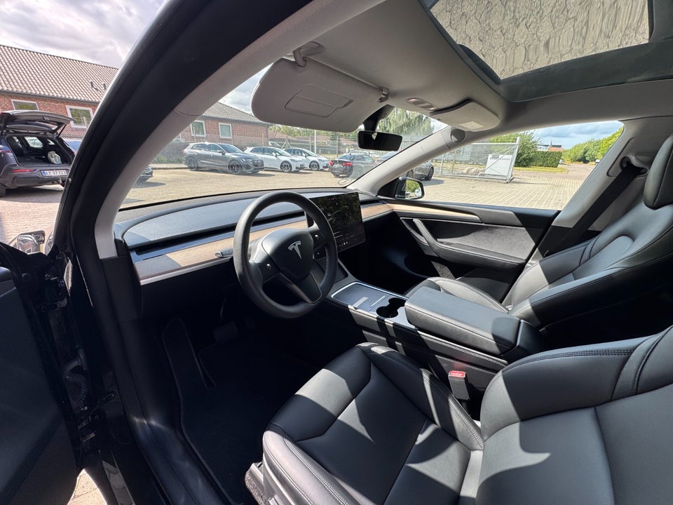 Tesla Model Y Long Range AWD 5d