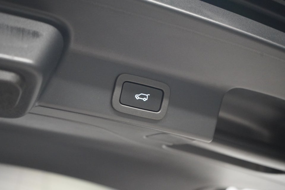 Jaguar F-Pace 2,0 P400e Signature S aut. 5d