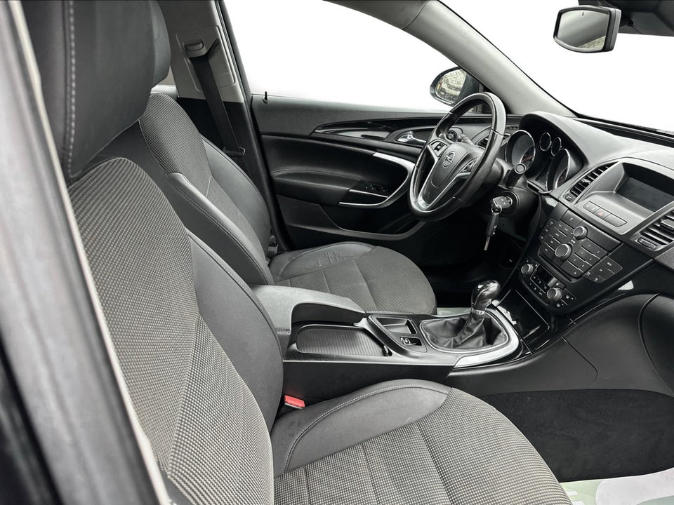 Opel Insignia 1,6 T 180 Cosmo 5d