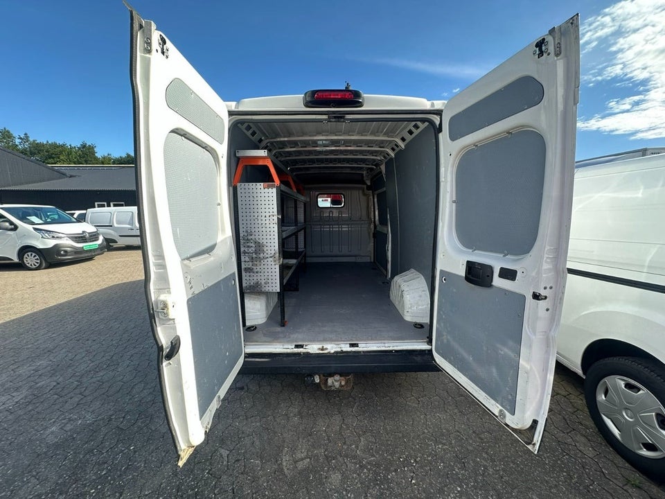 Peugeot Boxer 335 2,2 BlueHDi 140 L3H2 Premium