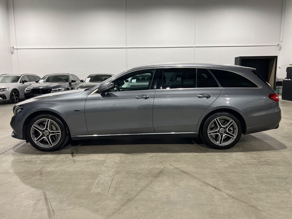 Mercedes E300 de 2,0 Advantage stc. aut. 5d