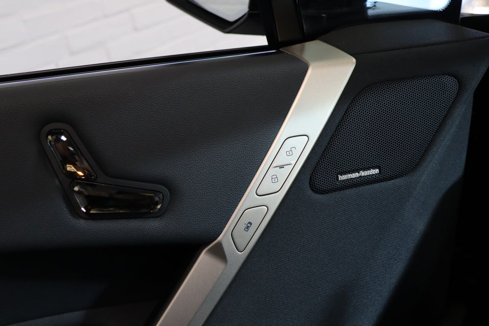 BMW iX xDrive40 Fully Charged 5d