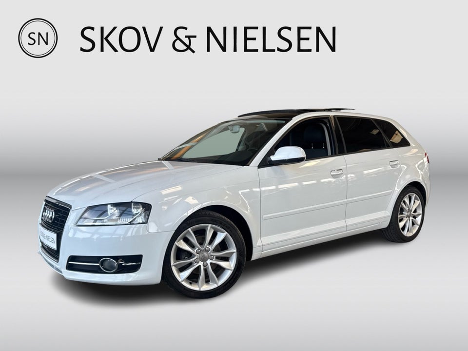 Audi A3 1,6 TDi Attraction Sportback 5d