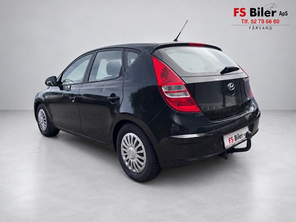 Hyundai i30 1,6 CRDi 90 Classic 5d