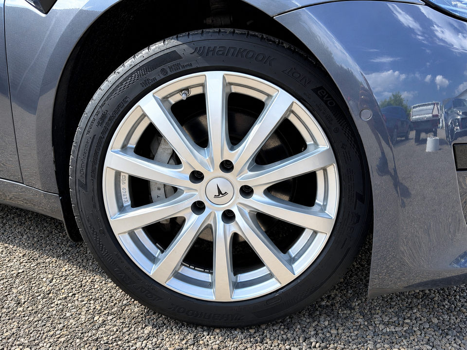 Tesla Model 3 Standard Range+ RWD 4d