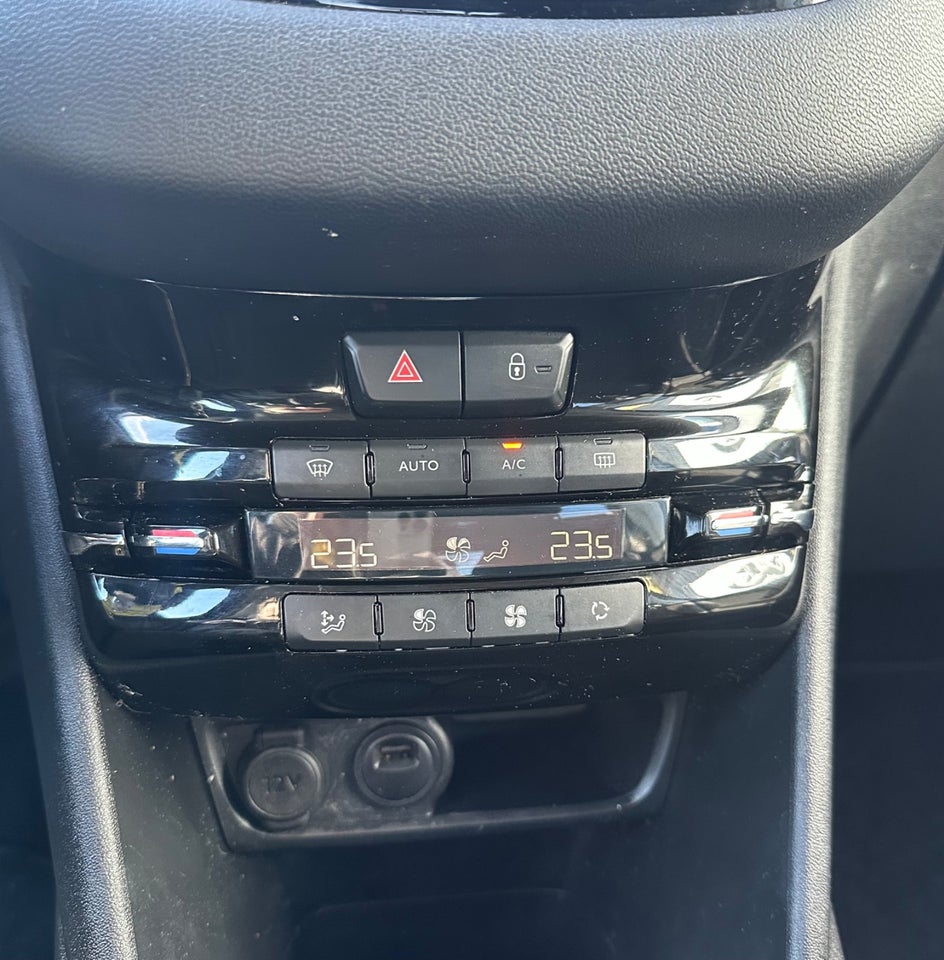 Peugeot 208 1,2 PureTech 82 Allure+ 5d