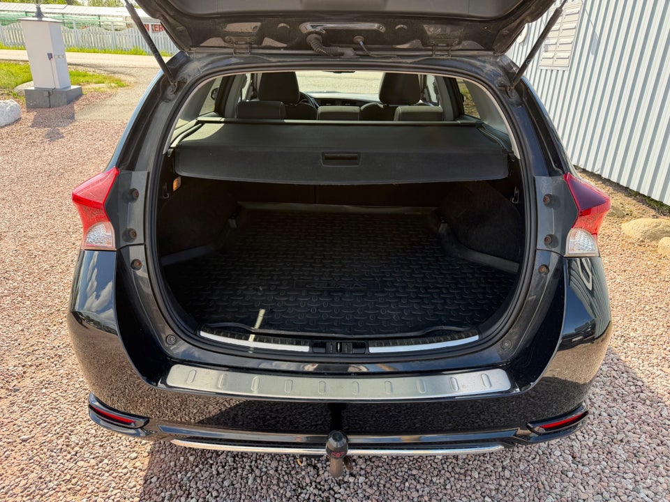 Toyota Auris 1,8 Hybrid H2 Selected Touring Sports CVT 5d